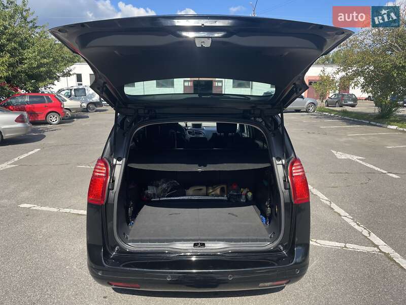 Микровэн Peugeot 5008 2010 в Черновцах