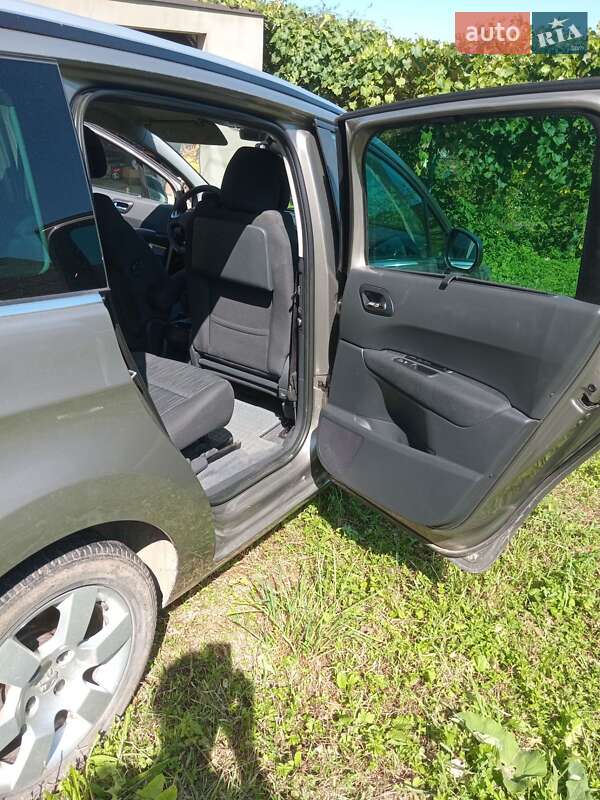 Микровэн Peugeot 5008 2013 в Самборе