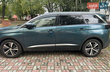Внедорожник / Кроссовер Peugeot 5008 2017 в Киеве