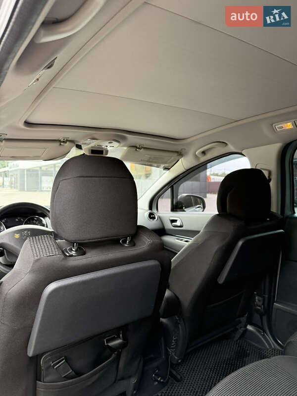 Мікровен Peugeot 5008 2010 в Рівному