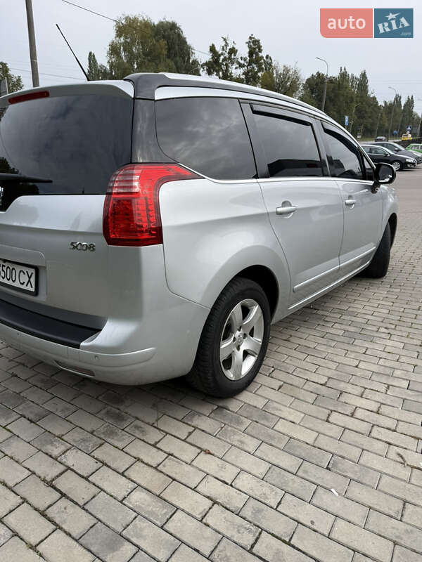 Мікровен Peugeot 5008 2010 в Рівному