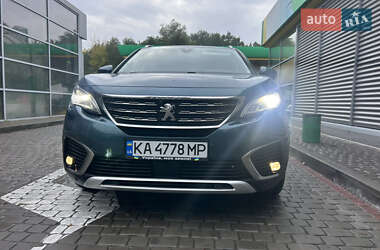 Внедорожник / Кроссовер Peugeot 5008 2017 в Киеве