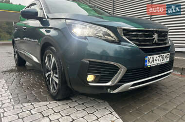 Внедорожник / Кроссовер Peugeot 5008 2017 в 