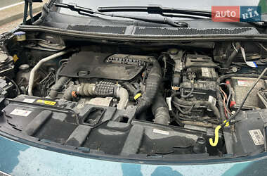 Внедорожник / Кроссовер Peugeot 5008 2017 в 