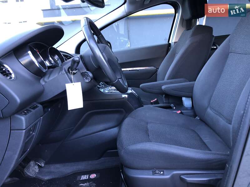Микровэн Peugeot 5008 2014 в Львове