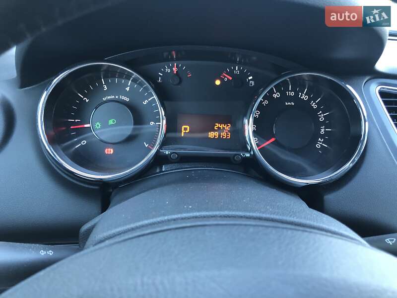 Микровэн Peugeot 5008 2014 в Львове