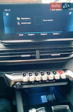 Внедорожник / Кроссовер Peugeot 5008 2021 в 