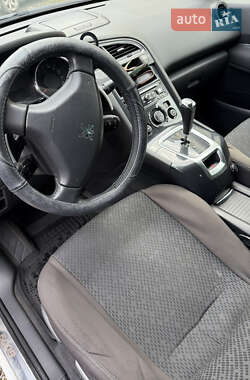Микровэн Peugeot 5008 2013 в 
