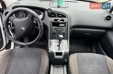 Микровэн Peugeot 5008 2013 в 