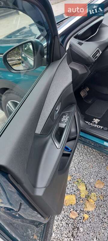 Позашляховик / Кросовер Peugeot 5008 2019 в Львові