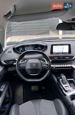 Позашляховик / Кросовер Peugeot 5008 2019 в 