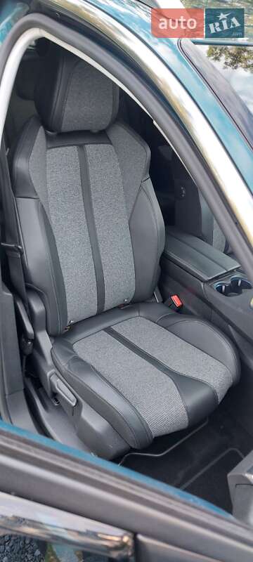 Позашляховик / Кросовер Peugeot 5008 2019 в Львові