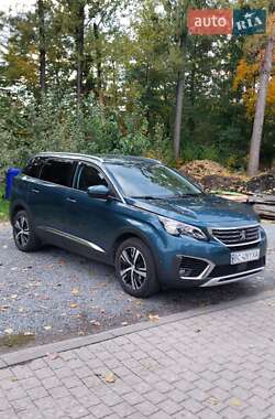 Позашляховик / Кросовер Peugeot 5008 2019 в 