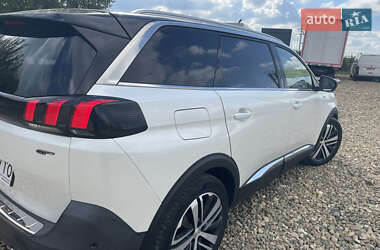 Внедорожник / Кроссовер Peugeot 5008 2017 в 