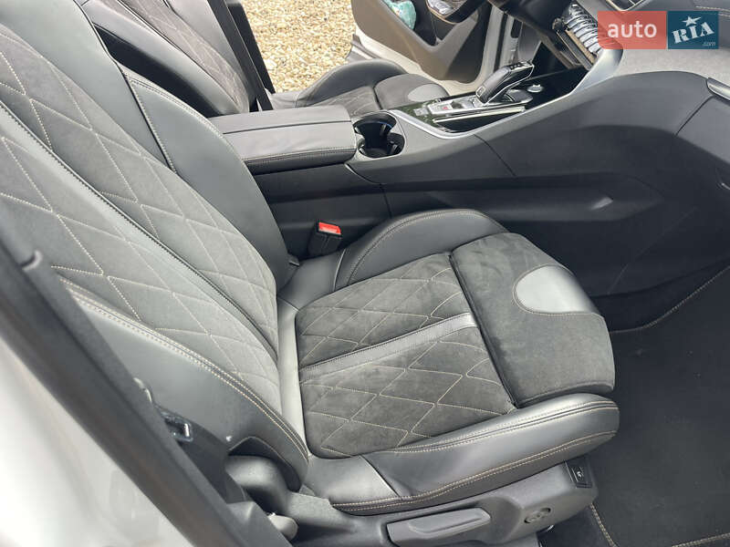 Внедорожник / Кроссовер Peugeot 5008 2017 в Львове