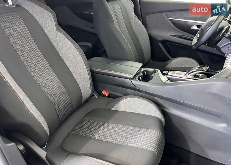 Внедорожник / Кроссовер Peugeot 5008 2019 в Львове