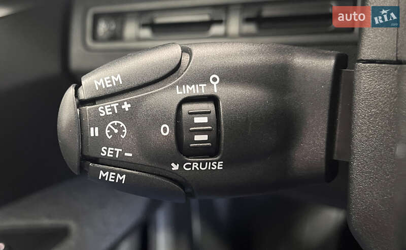 Внедорожник / Кроссовер Peugeot 5008 2019 в Львове