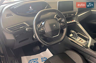 Внедорожник / Кроссовер Peugeot 5008 2019 в 