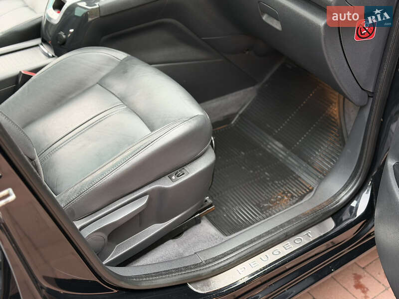 Микровэн Peugeot 5008 2014 в Ровно