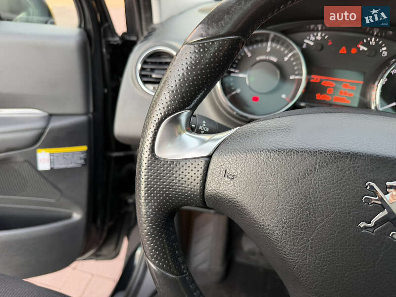 Микровэн Peugeot 5008 2014 в Ровно