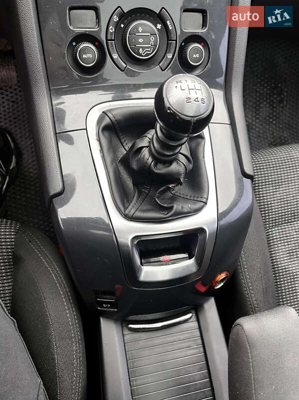 Микровэн Peugeot 5008 2009 в Житомире
