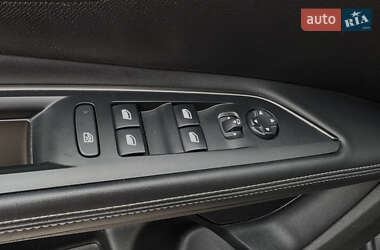 Внедорожник / Кроссовер Peugeot 5008 2020 в 