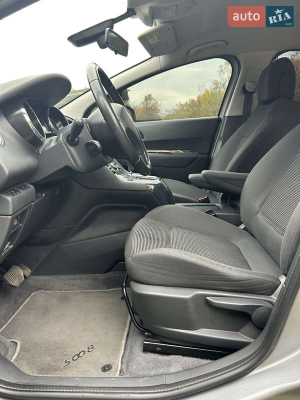 Микровэн Peugeot 5008 2015 в Ивано-Франковске