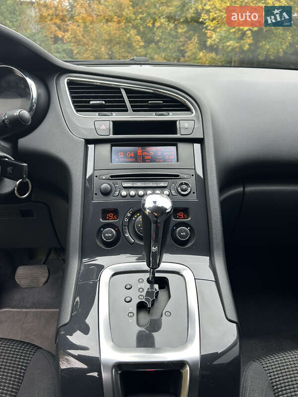 Микровэн Peugeot 5008 2015 в Ивано-Франковске