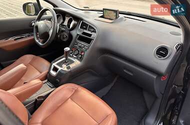 Микровэн Peugeot 5008 2012 в 