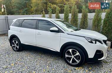 Внедорожник / Кроссовер Peugeot 5008 2017 в 