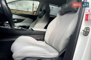 Внедорожник / Кроссовер Peugeot 5008 2017 в 