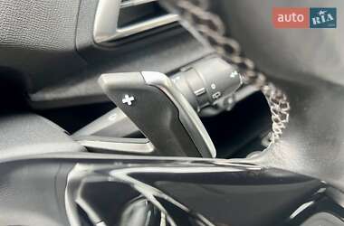 Внедорожник / Кроссовер Peugeot 5008 2017 в 