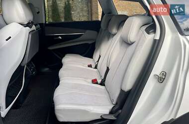 Внедорожник / Кроссовер Peugeot 5008 2017 в 