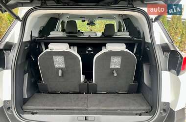 Внедорожник / Кроссовер Peugeot 5008 2017 в 