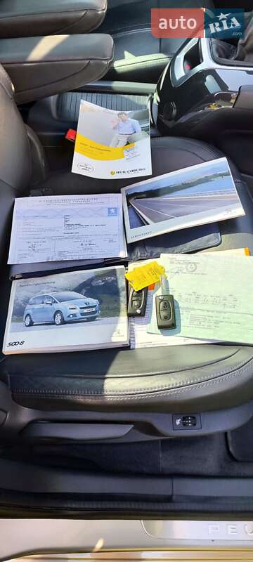 Мікровен Peugeot 5008 2011 в Чернівцях фото 4 Мікровен Peugeot 5008 2011 в Чернівцях