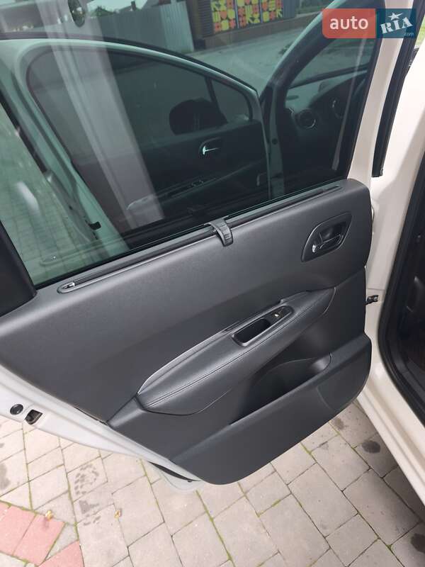Микровэн Peugeot 5008 2011 в Дубно фото 14 Микровэн Peugeot 5008 2011 в Дубно
