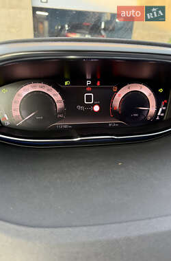 Внедорожник / Кроссовер Peugeot 5008 2022 в 