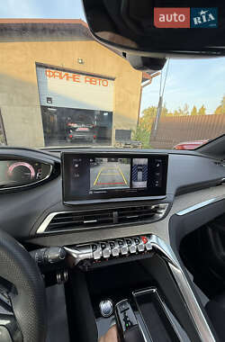 Внедорожник / Кроссовер Peugeot 5008 2022 в 