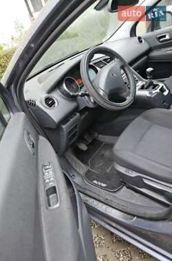 Мікровен Peugeot 5008 2011 в  фото 7 Мікровен Peugeot 5008 2011 в