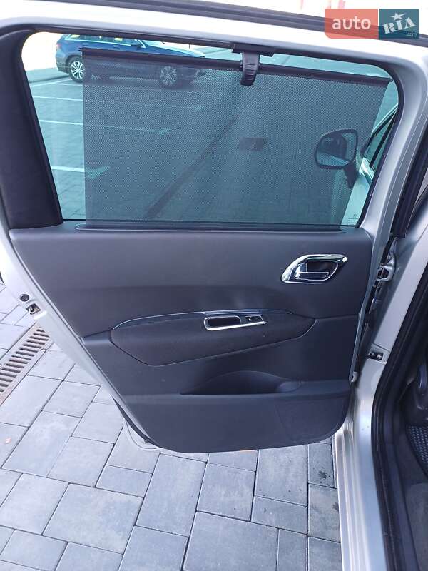Мікровен Peugeot 5008 2010 в Луцьку