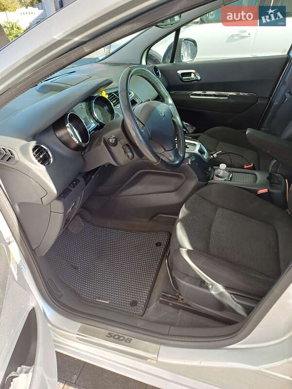 Мікровен Peugeot 5008 2010 в Луцьку