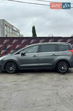 Микровэн Peugeot 5008 2013 в 