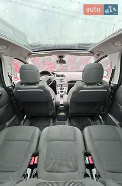 Микровэн Peugeot 5008 2013 в 
