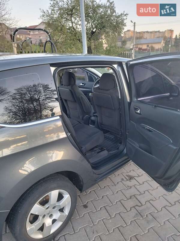 Микровэн Peugeot 5008 2013 в Львове