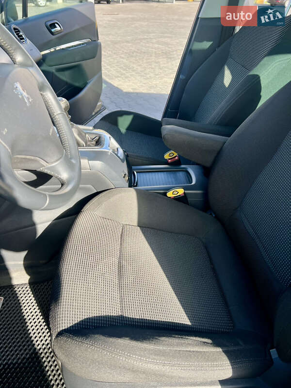 Микровэн Peugeot 5008 2009 в Луцке фото 8 Микровэн Peugeot 5008 2009 в Луцке