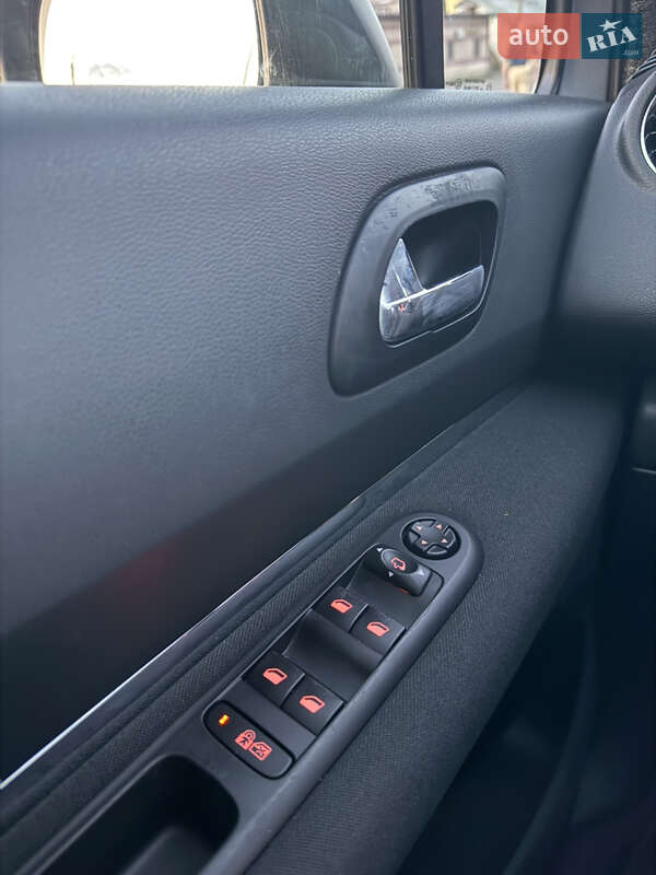 Микровэн Peugeot 5008 2014 в Калуше фото 38 Микровэн Peugeot 5008 2014 в Калуше