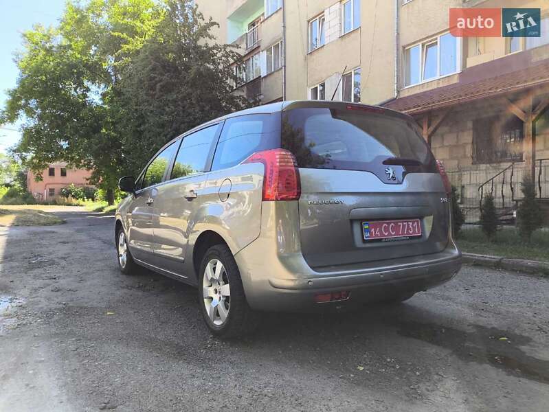 Микровэн Peugeot 5008 2012 в Калуше