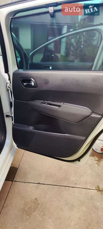 Мікровен Peugeot 5008 2014 в Коломиї