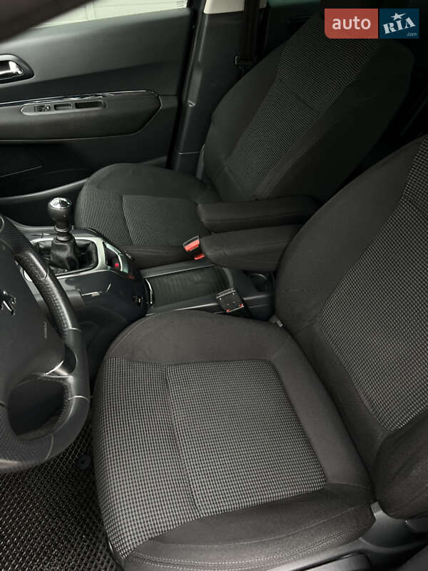 Микровэн Peugeot 5008 2011 в Сарнах фото 17 Микровэн Peugeot 5008 2011 в Сарнах