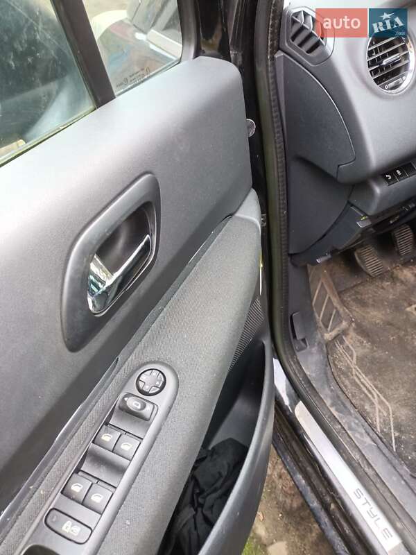 Микровэн Peugeot 5008 2013 в Житомире